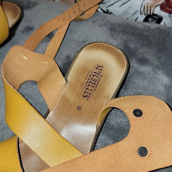 Seychelles Wide Strap Mini Wedge Heel Mustard Color Leather Ankle Sandals Size 6 - Picture 3 of 11